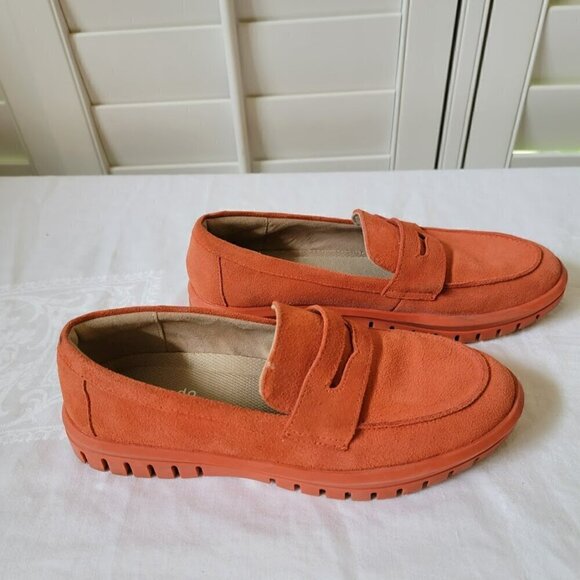 Blondo Waterproof Orange Suede Loafers - Size 7M - Picture 7 of 10